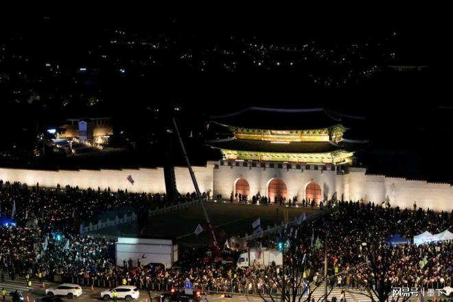 韩国国会上空的权力与梦想交织之夜