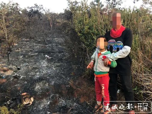 女子烧山捡塑料瓶引发火灾，后果严重警告