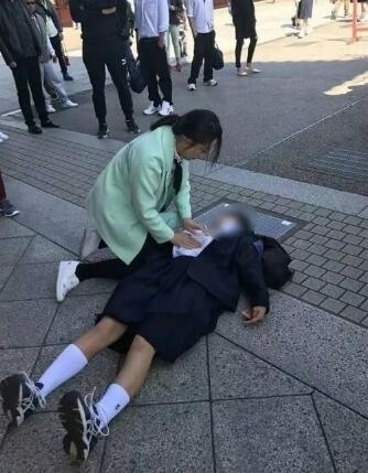 中国女游客国外火车探身拍摄意外坠车事件全解析