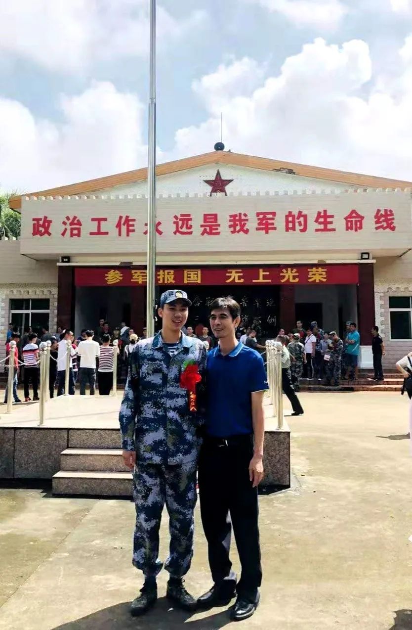 父亲案底下的军旅之路，当兵成功的背后故事