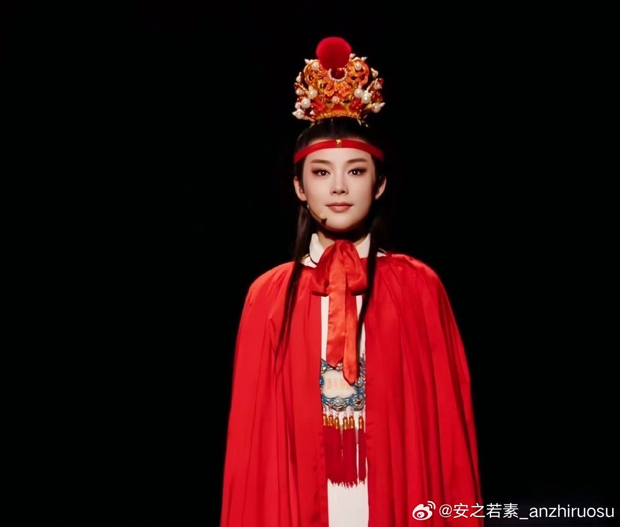 陈丽君演绎贾宝玉，如梦如幻的书中人物现身舞台