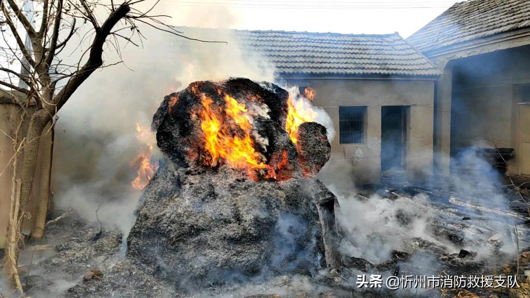 广东某机场跑道草坪起火谣言揭秘