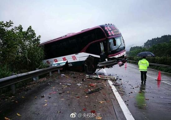 泰国巴士车祸悲剧，18死19伤背后的警示与反思