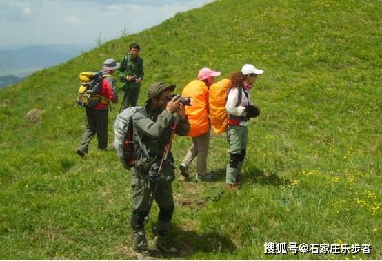 女生户外徒步揭秘，神秘之牛支线任务探索之旅