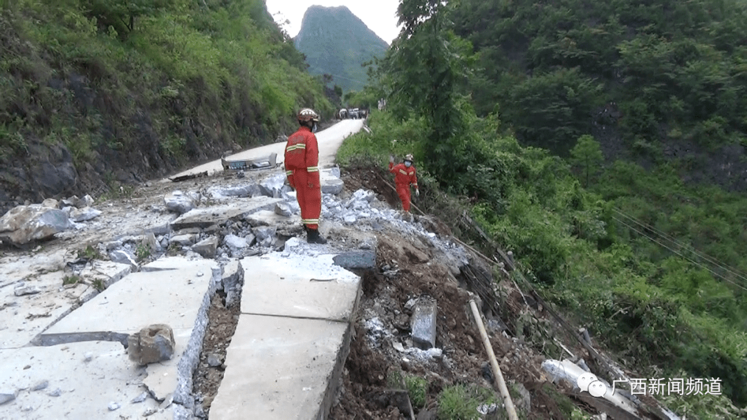 小车滚落山崖致五死，亲属哀痛呼唤与警示