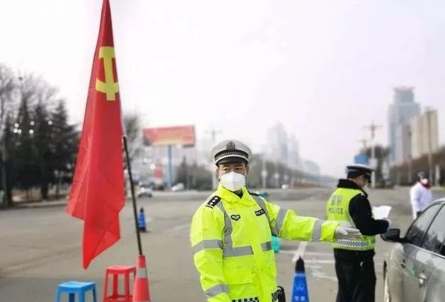 普通职员在中层干部群面临的挑战，通知发布无人回应，如何应对？